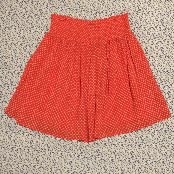 Old Navy Coral and White Patterned Mini Skirt Size:S - Picture 2 of 4